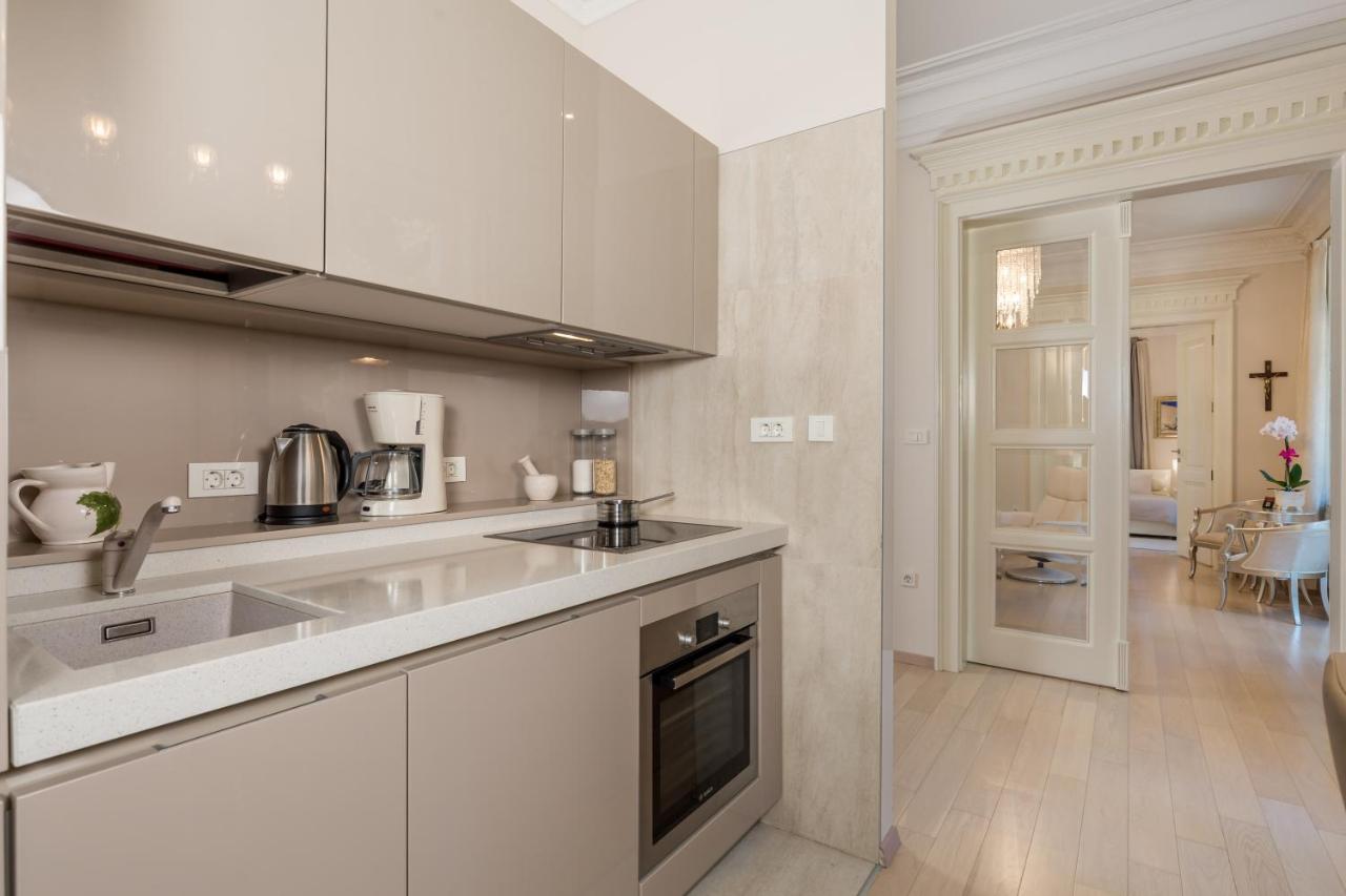 Villa Sokol Apartments Opatija Center Exteriér fotografie