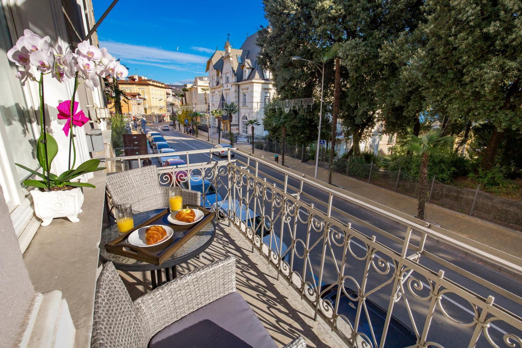 Villa Sokol Apartments Opatija Center Pokoj fotografie
